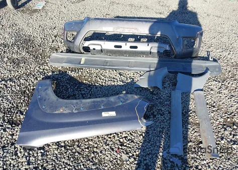 2013 Toyota Tacoma Base V6 z USA, uszkodzony, nr VIN 5TFLU4EN3DX050093